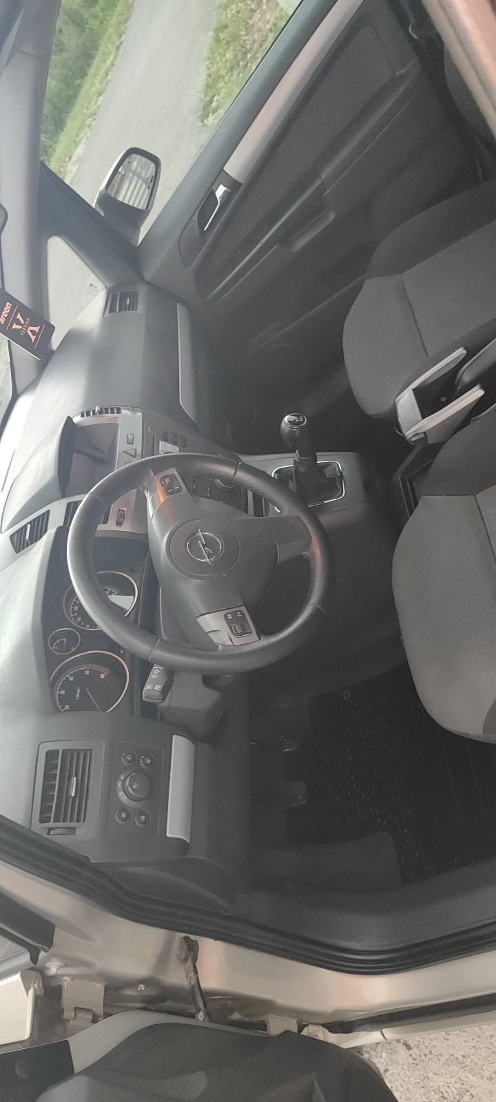 Opel Zafira 1,9 CDTI-reg3/27, fotografija 7