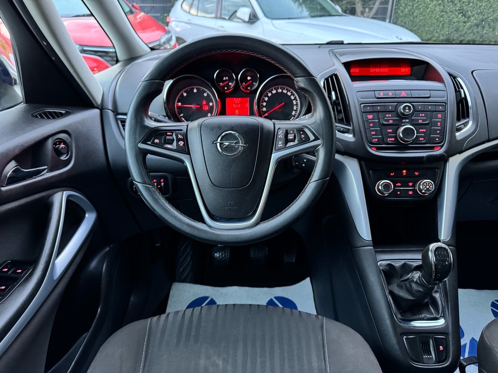 Opel Zafira 2,0 CDTI—Mod 2014—7 SJEDALA—REG.GOD.DANA—2 SETA KOTAČA—TOP, fotografija 16