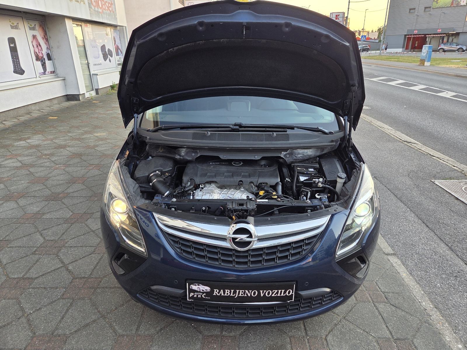 OPEL ZAFIRA 2.0 CDTI- 130ks-BI XENON-NAVIGACIJA-2x PARK SENZORI+KAMERA, fotografija 10