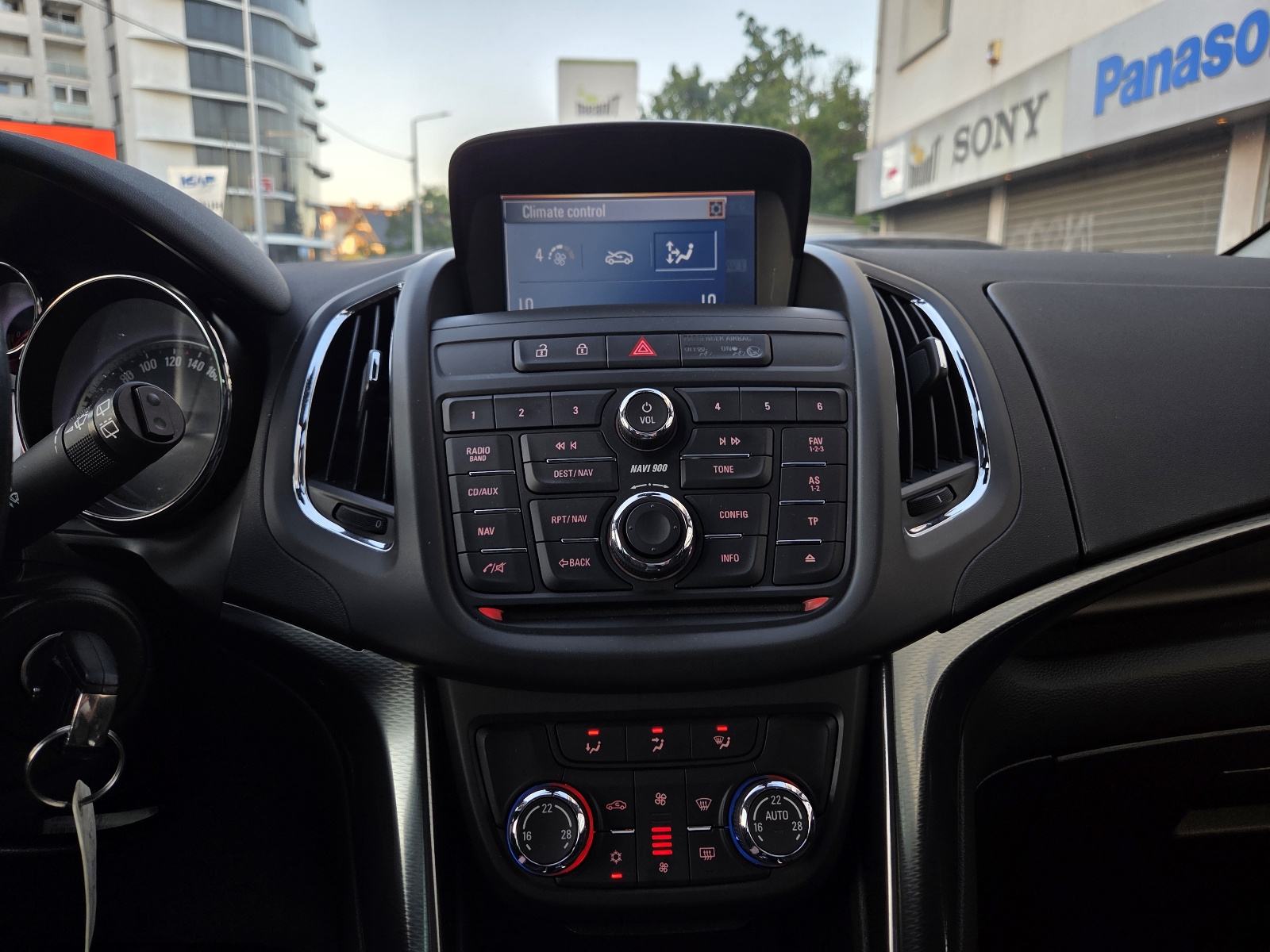 OPEL ZAFIRA 2.0 CDTI- 130ks-BI XENON-NAVIGACIJA-2x PARK SENZORI+KAMERA, fotografija 20