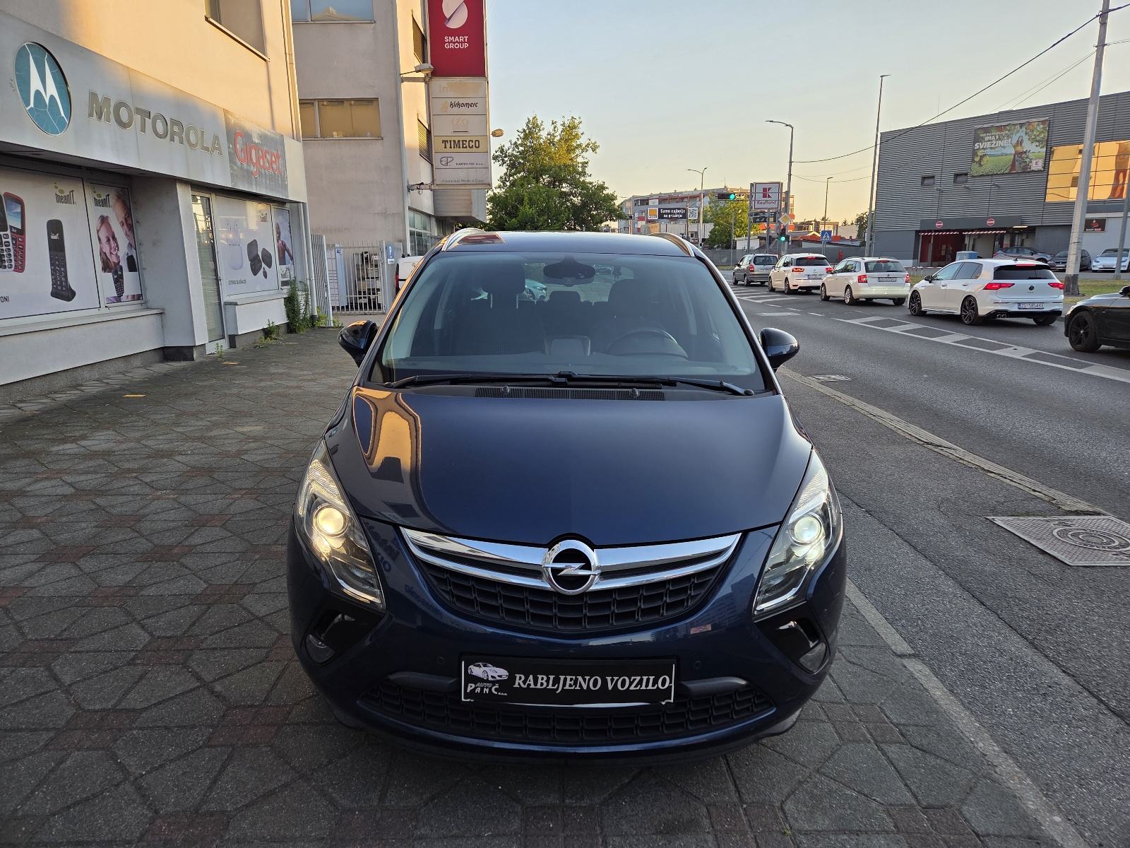 OPEL ZAFIRA 2.0 CDTI- 130ks-BI XENON-NAVIGACIJA-2x PARK SENZORI+KAMERA, fotografija 3