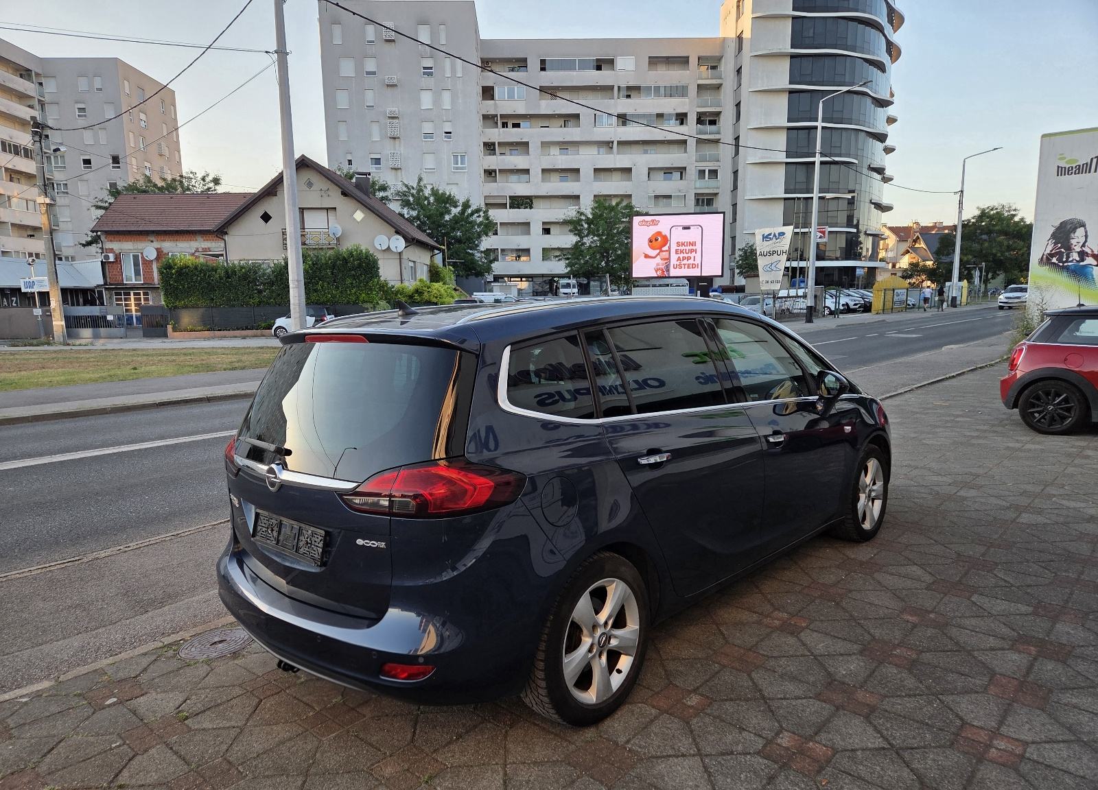 OPEL ZAFIRA 2.0 CDTI- 130ks-BI XENON-NAVIGACIJA-2x PARK SENZORI+KAMERA, fotografija 6
