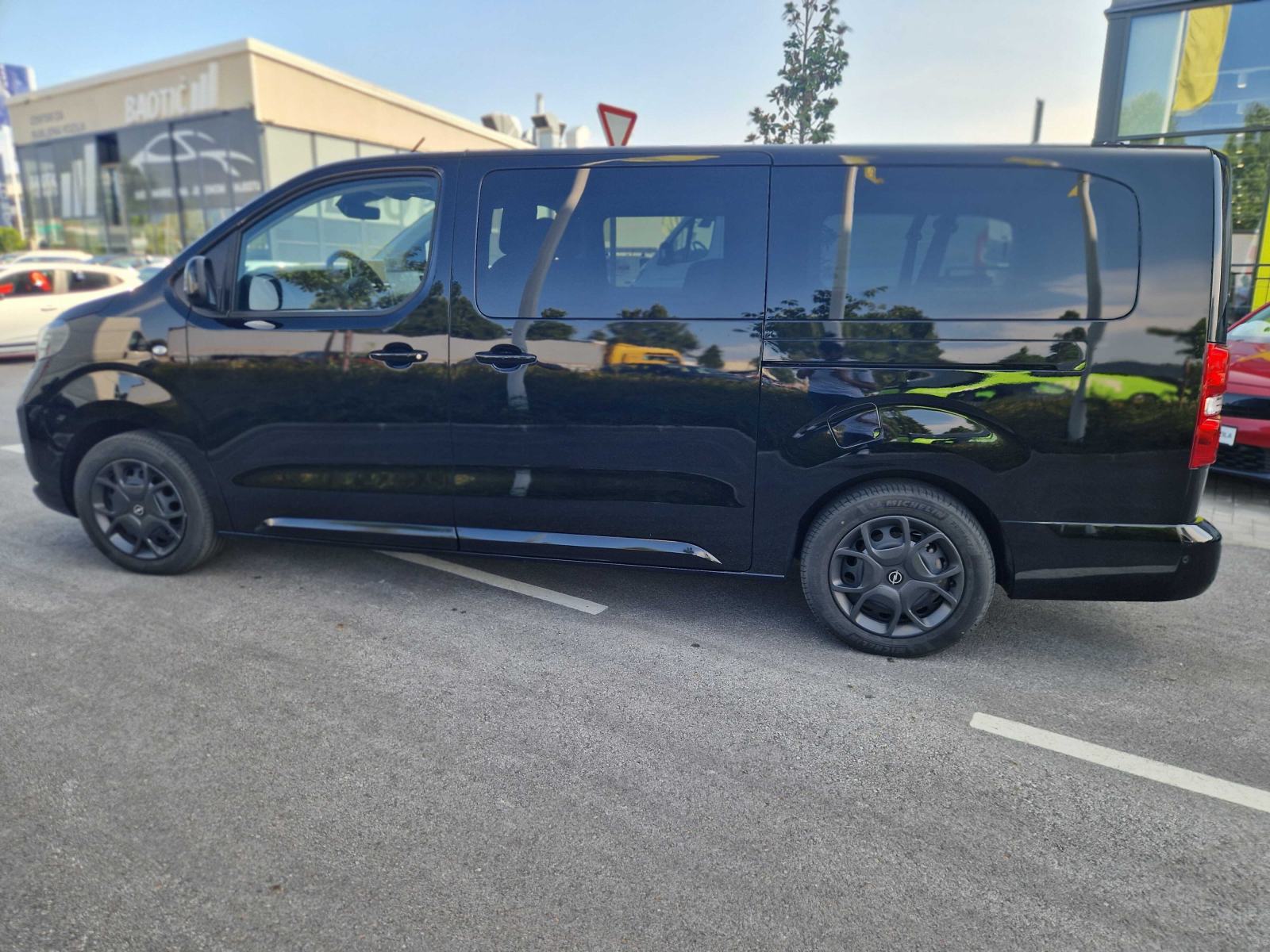 Opel ZAFIRA L BUS Edition AT8 2.0D 8+1sjedala, fotografija 3