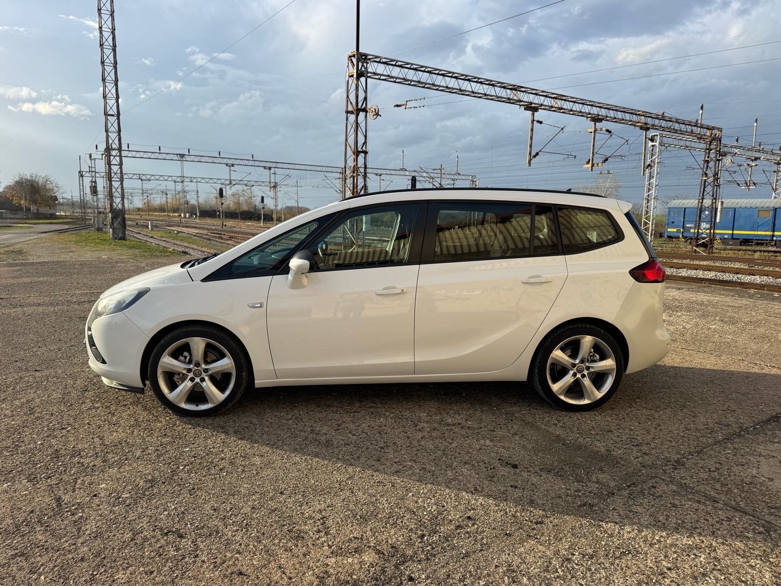 Opel Zafira Tourer, fotografija 2