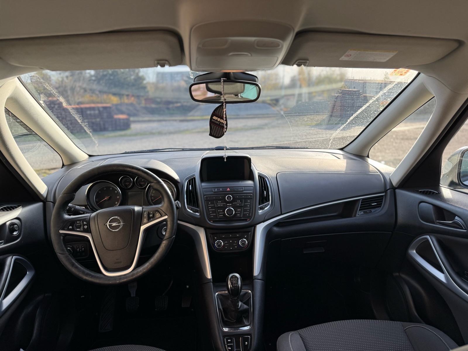 Opel Zafira Tourer, fotografija 10