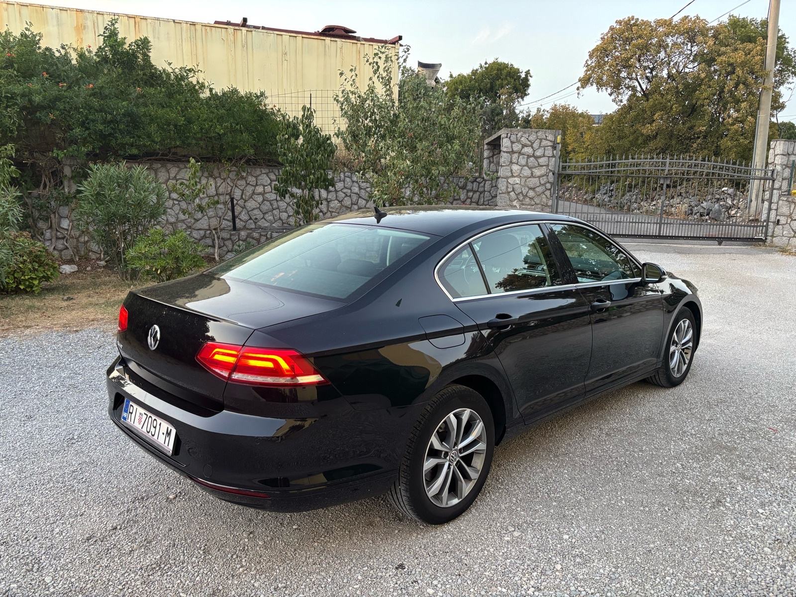 PASSAT 2.0 TDI,HR AUTO,REG.G.DANA,VELIKI SERVIS,KOMPL.SERVISNA., fotografija 5