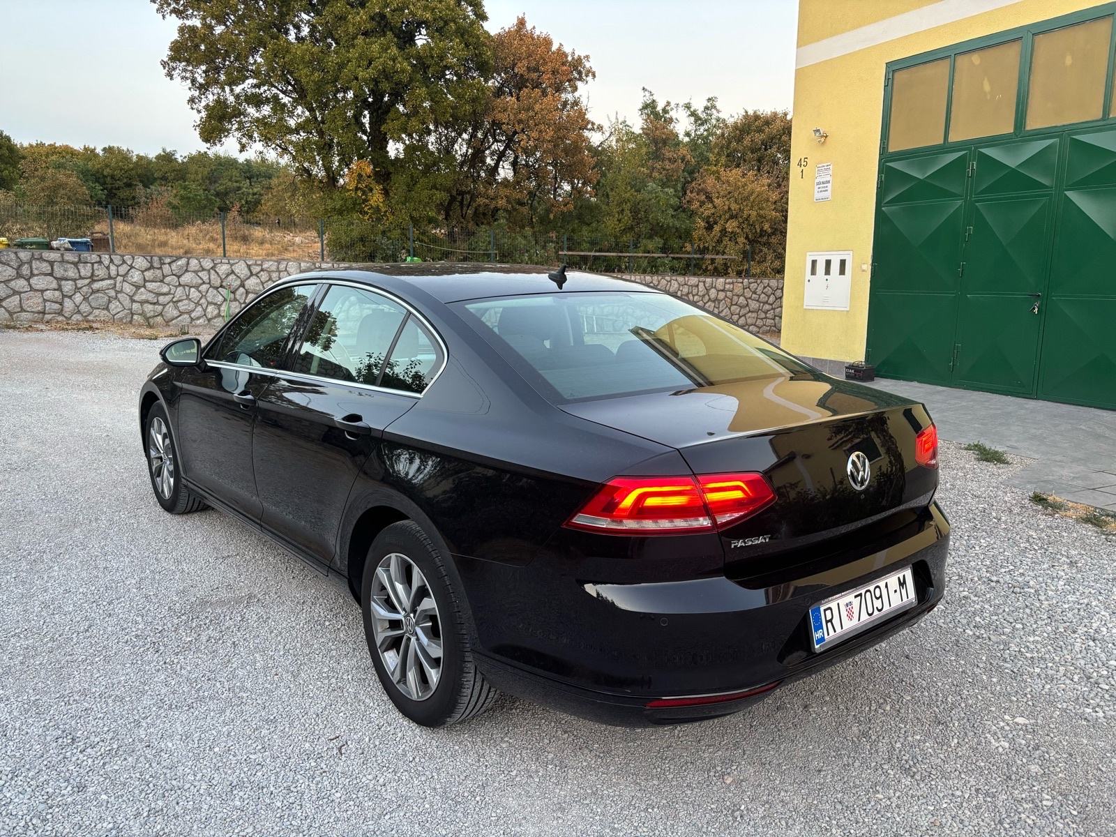 PASSAT 2.0 TDI,HR AUTO,REG.G.DANA,VELIKI SERVIS,KOMPL.SERVISNA., fotografija 3