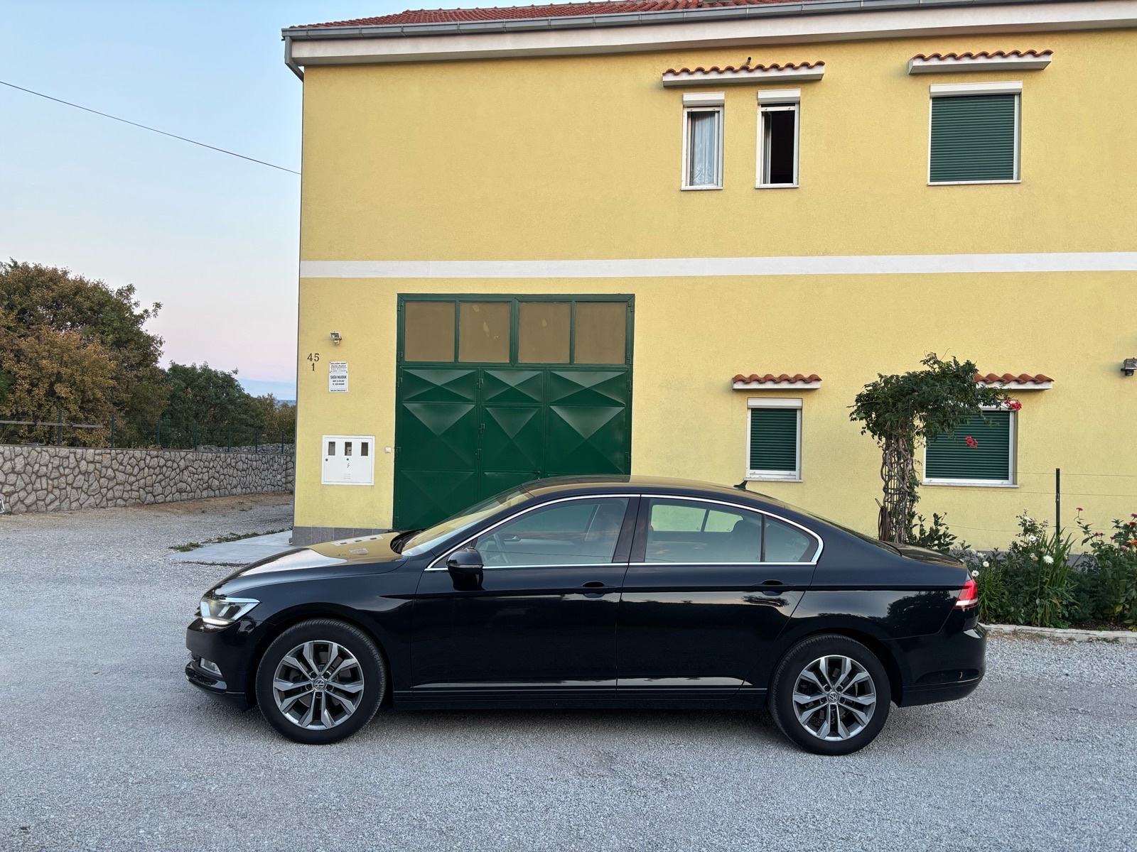 PASSAT 2.0 TDI,HR AUTO,REG.G.DANA,VELIKI SERVIS,KOMPL.SERVISNA., fotografija 2