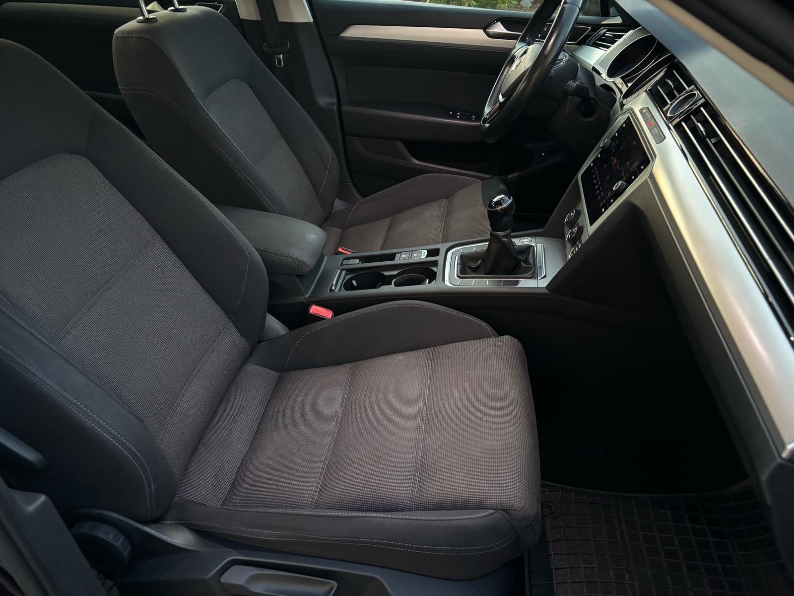 PASSAT 2.0 TDI,HR AUTO,REG.G.DANA,VELIKI SERVIS,KOMPL.SERVISNA., fotografija 18