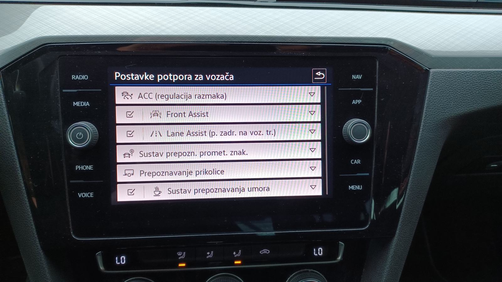 Passat 2.0TDI 110kw,DSG,BUSINESS,LED,NAVI,ACC Tempo.,ergo Comfort.2020, fotografija 17