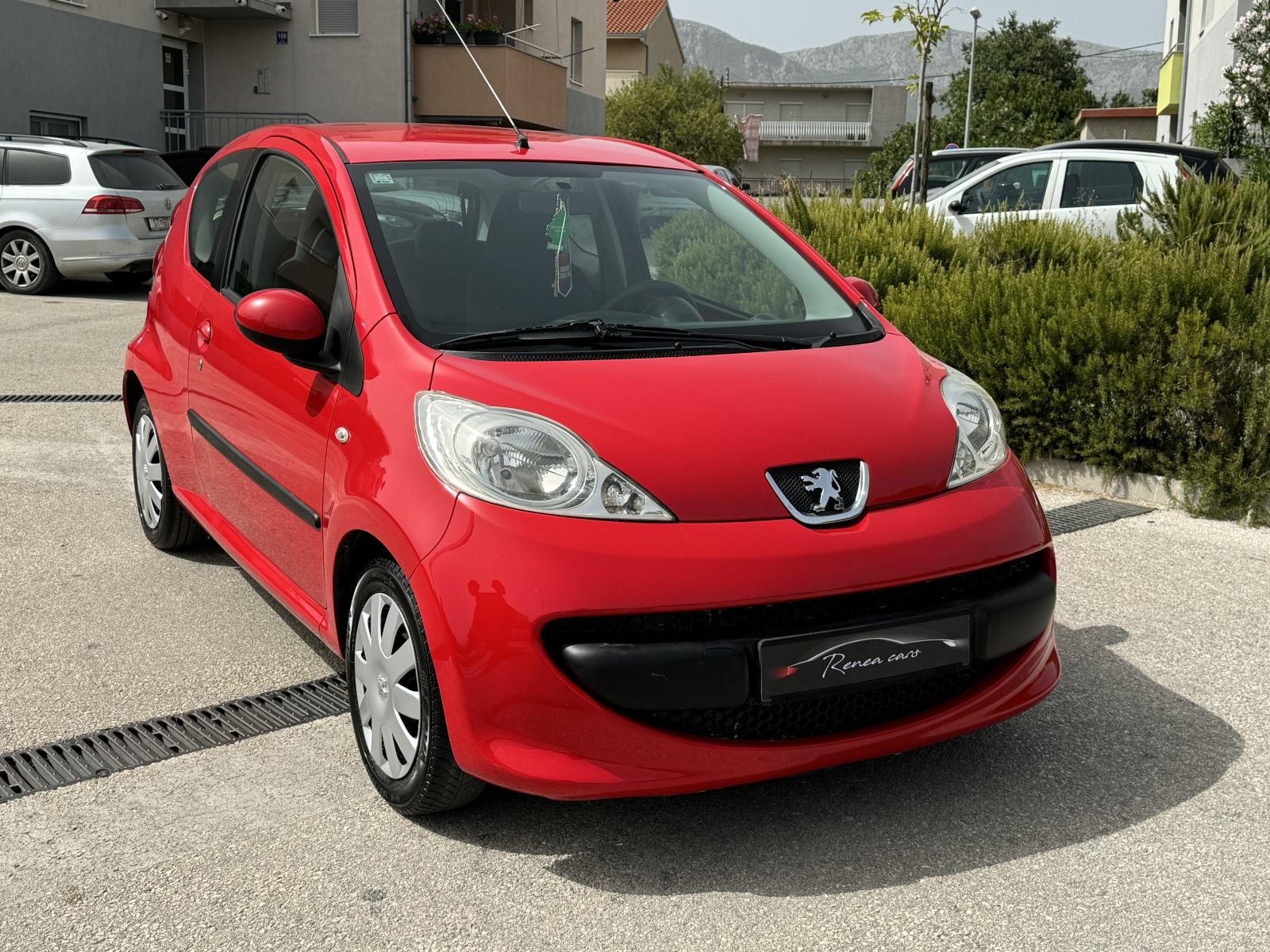 peugeot-107-1-0-automatic-1-vlasnik-2006-god
