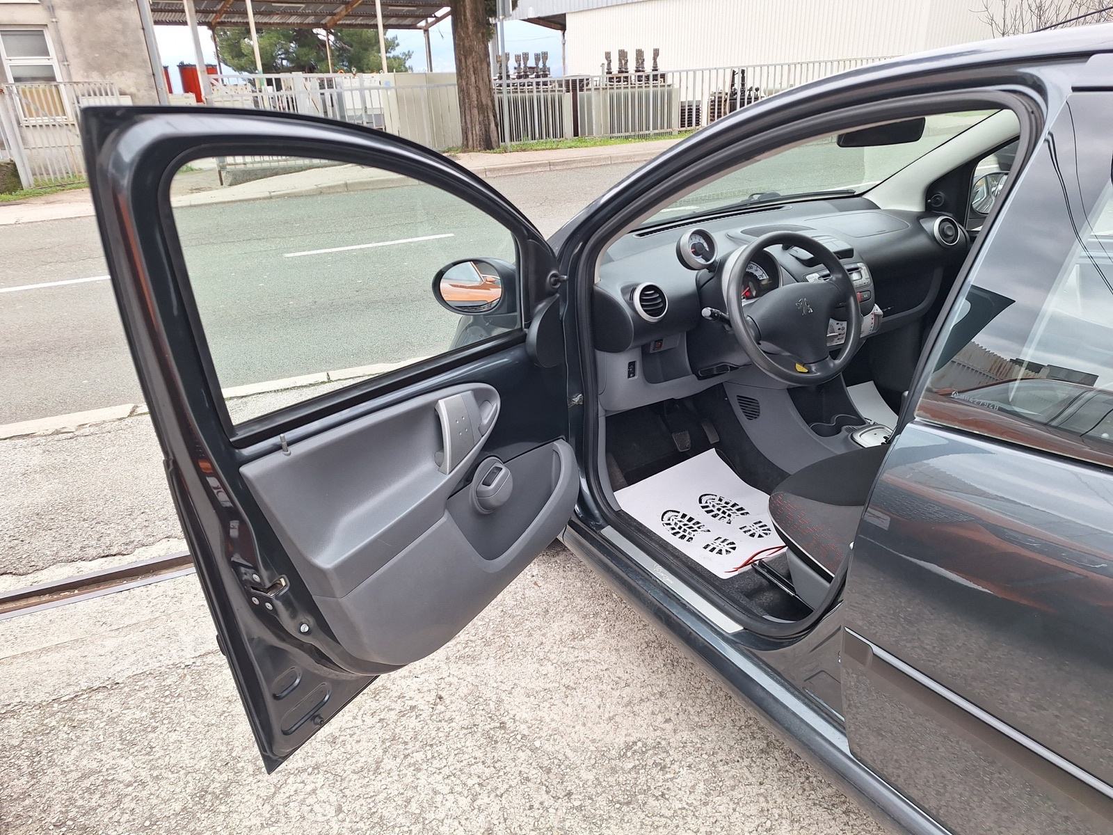 Peugeot 107 1,0 automatik ‼️94.000 KM. AKCIJA, fotografija 10