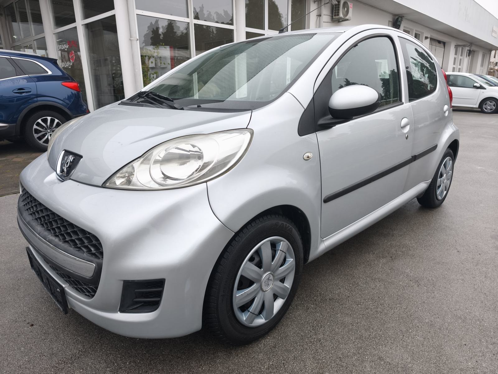 Peugeot 107 1,0 KLIMA, fotografija 6