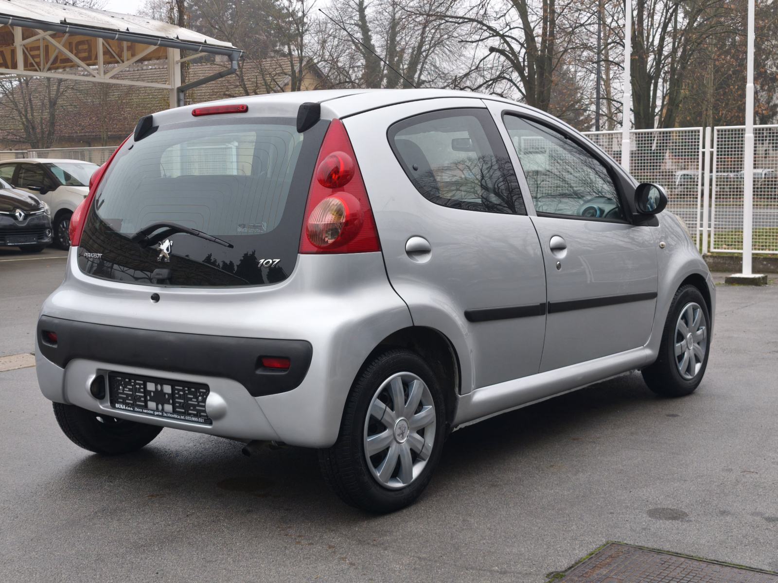 Peugeot 107 1,0 KLIMA, fotografija 12