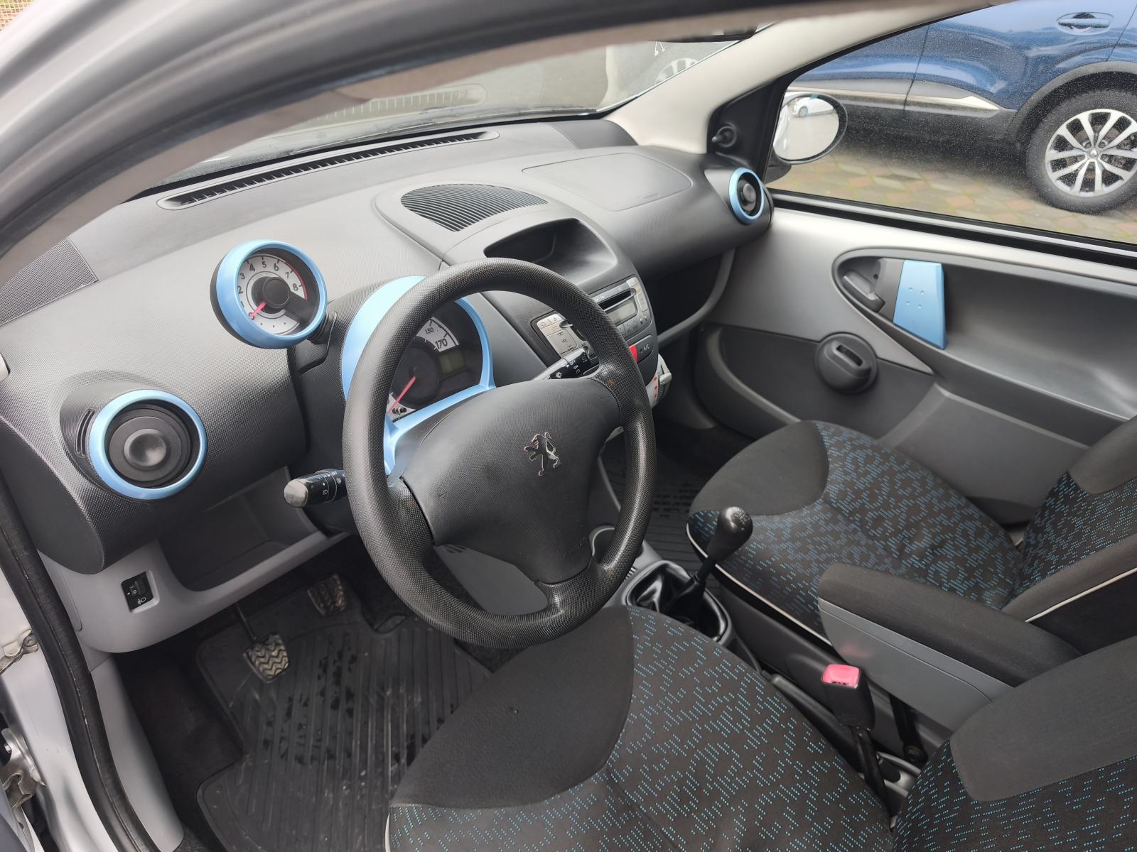 Peugeot 107 1,0 KLIMA, fotografija 20