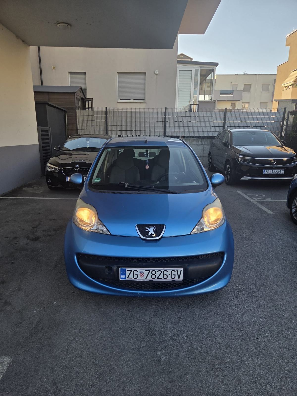 Peugeot 107 1.0, fotografija 1