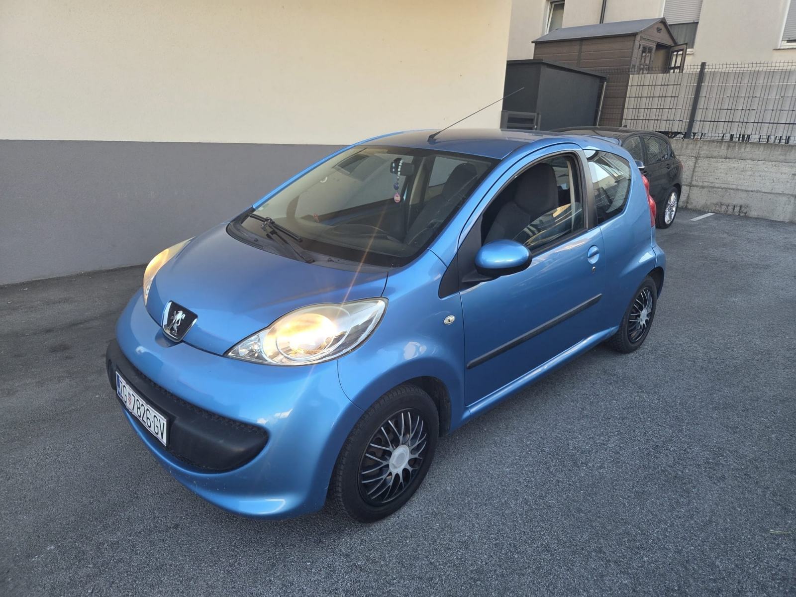 Peugeot 107 1.0, fotografija 4
