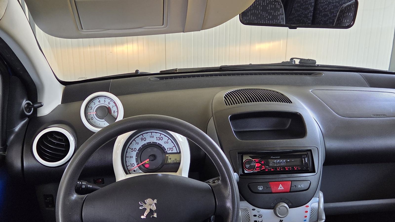 Peugeot 107 1,0 klima ,Reg 6/27, fotografija 12