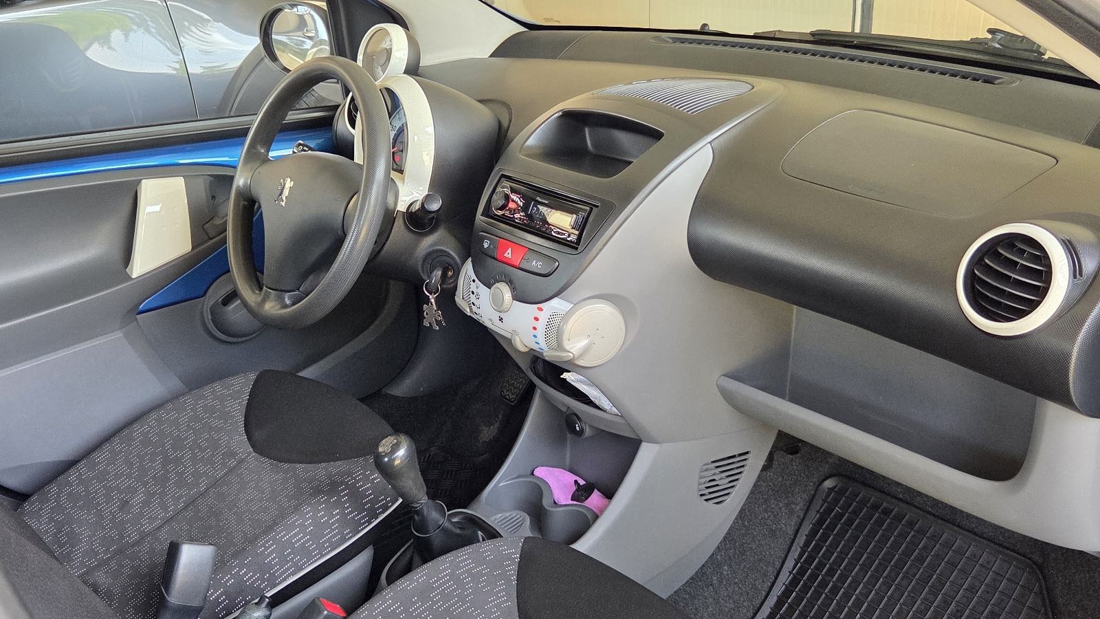 Peugeot 107 1,0 klima ,Reg 6/27, fotografija 15