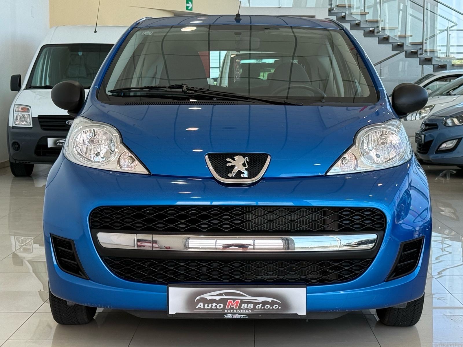 Peugeot 107 1.0I⭐️48.500 KM⭐️REG 11/26⭐️SERVISNA KNJIGA⭐️GARANCIJA, fotografija 2