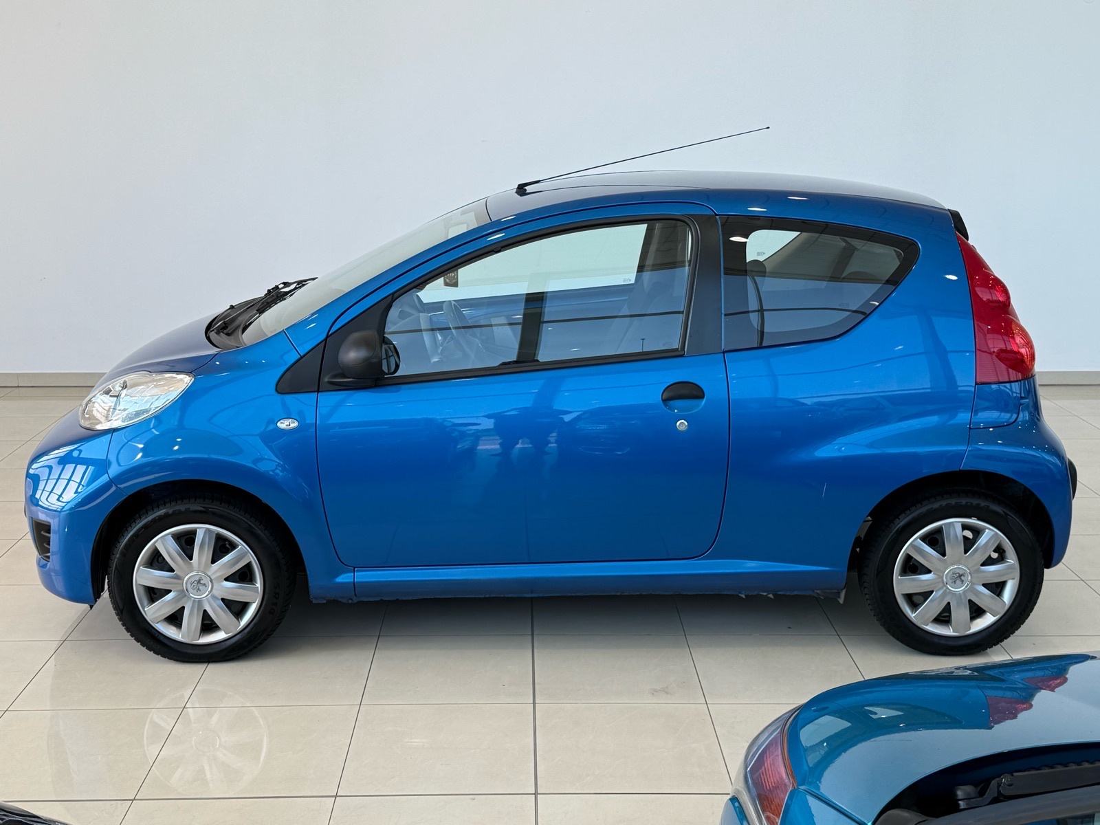 Peugeot 107 1.0I⭐️48.500 KM⭐️REG 11/26⭐️SERVISNA KNJIGA⭐️GARANCIJA, fotografija 5