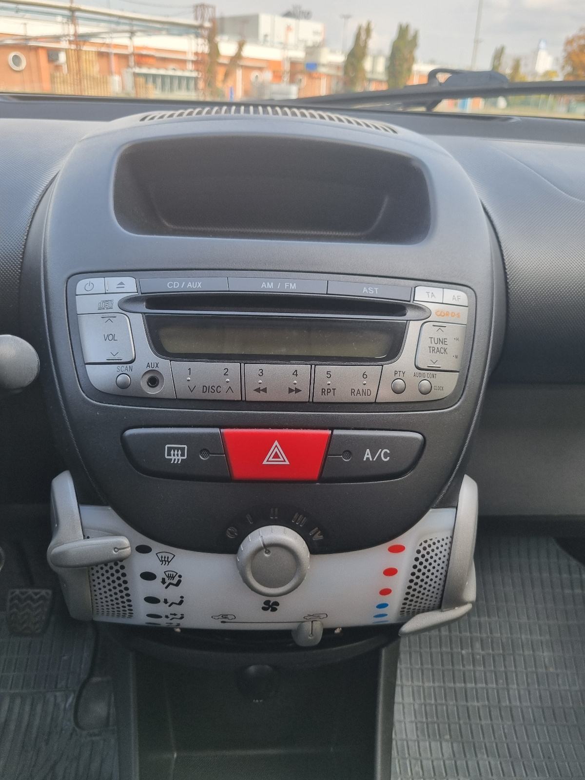 Peugeot 107 , KLIMA , 5 VRATA, fotografija 13