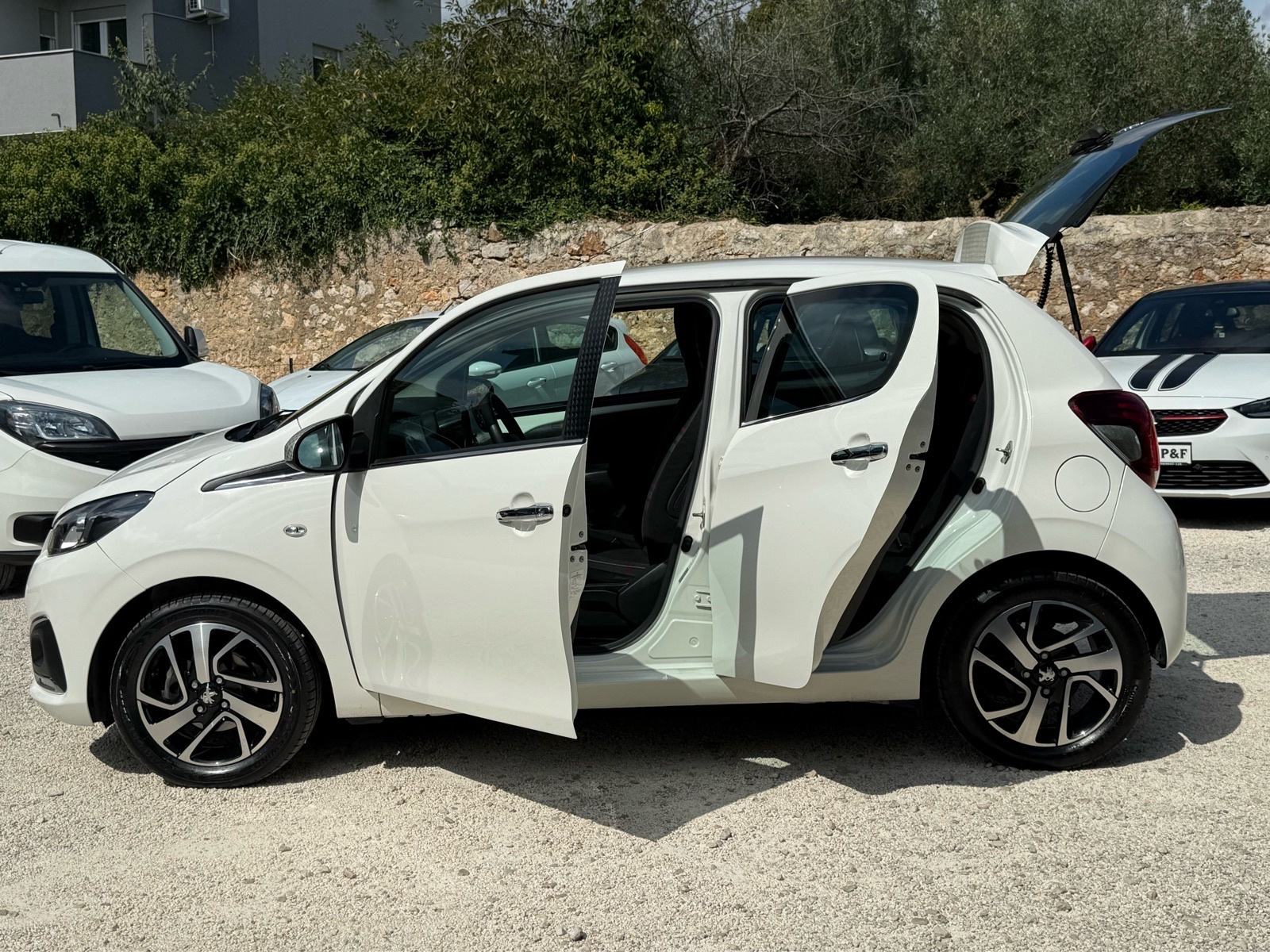 PEUGEOT 108 1.0 *5 vrata+reg. do 10/2026.+sva oprema*, fotografija 6