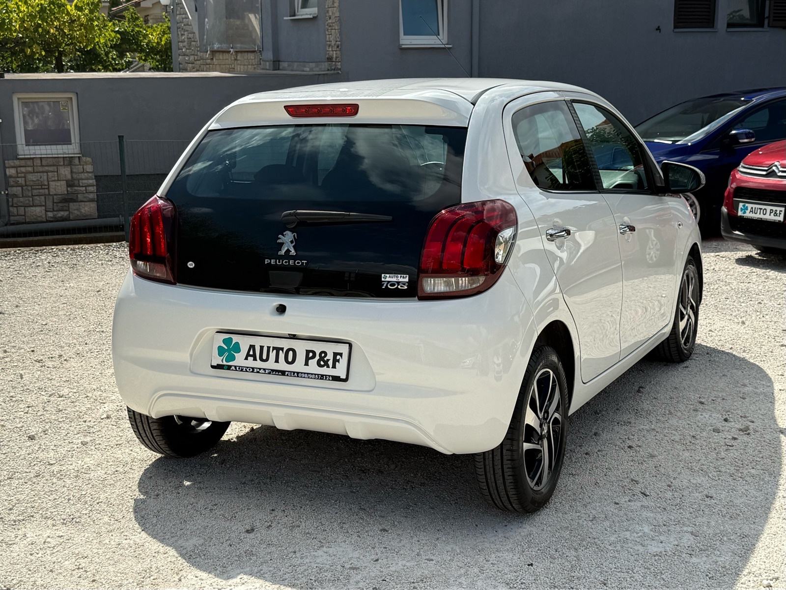 PEUGEOT 108 1.0 *5 vrata+reg. do 10/2026.+sva oprema*, fotografija 10