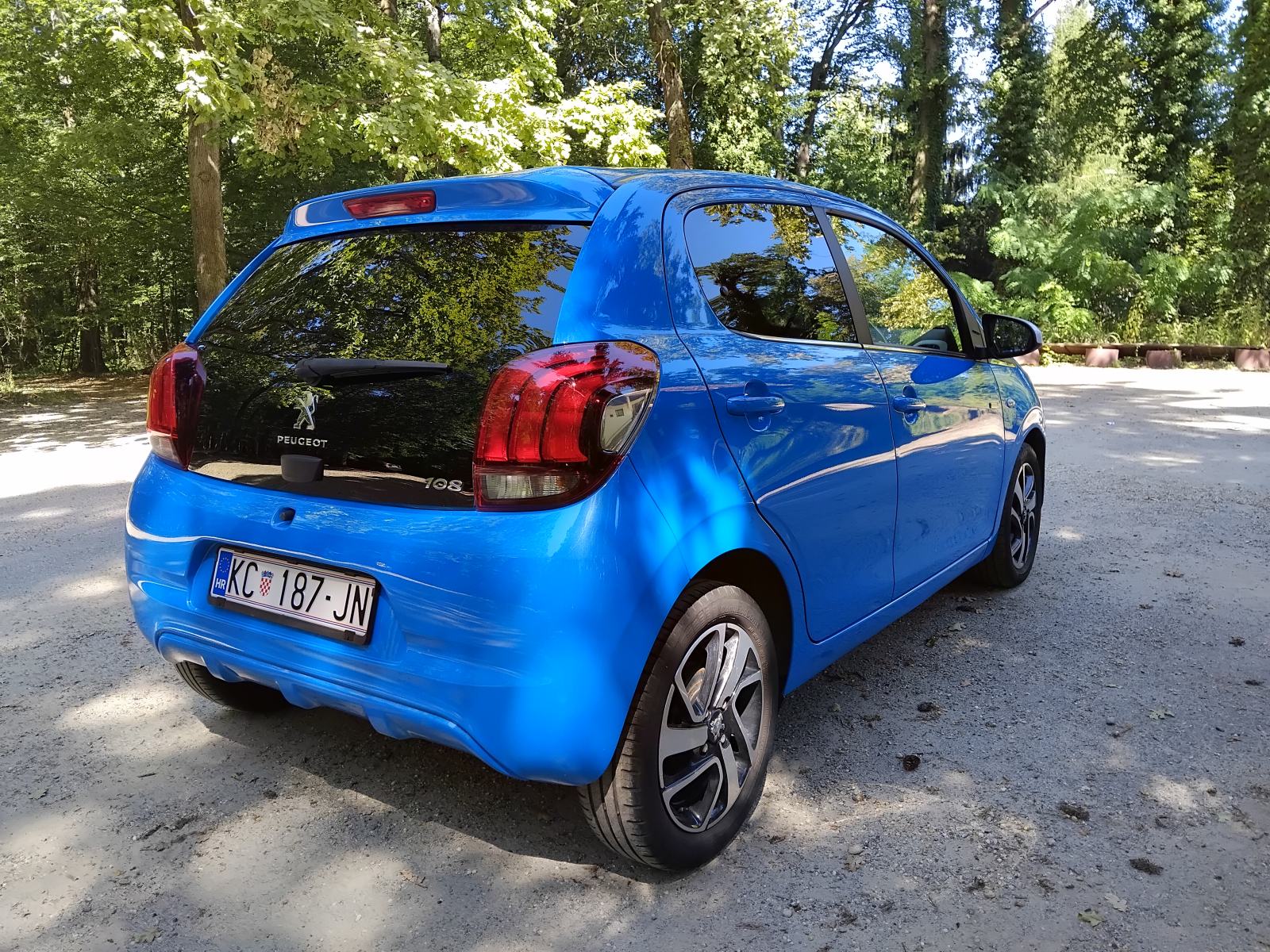 Peugeot 108, 1.2, 2016 god,prvi vlasnik,registrirani, fotografija 4