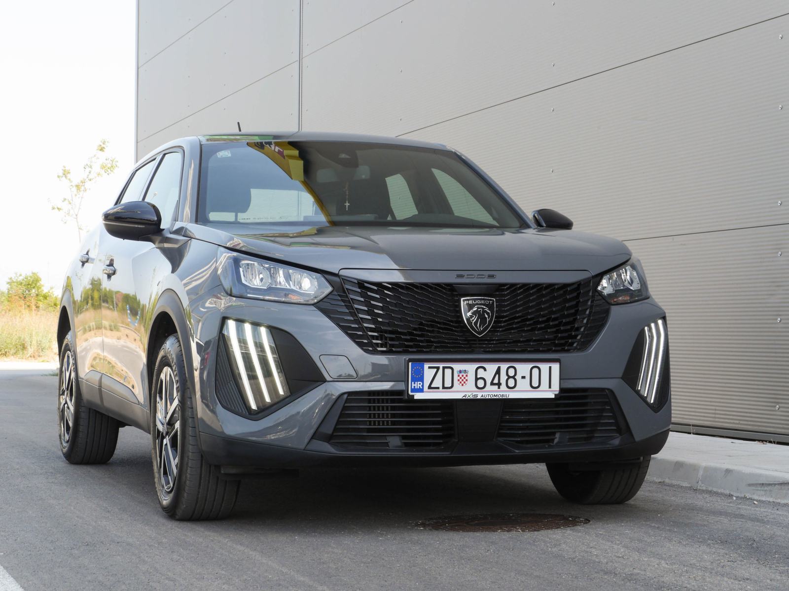 Peugeot 2008 1,2 |1.vl |Nije rent-a-car |Garancija do 11/2028 |14000km, fotografija 8