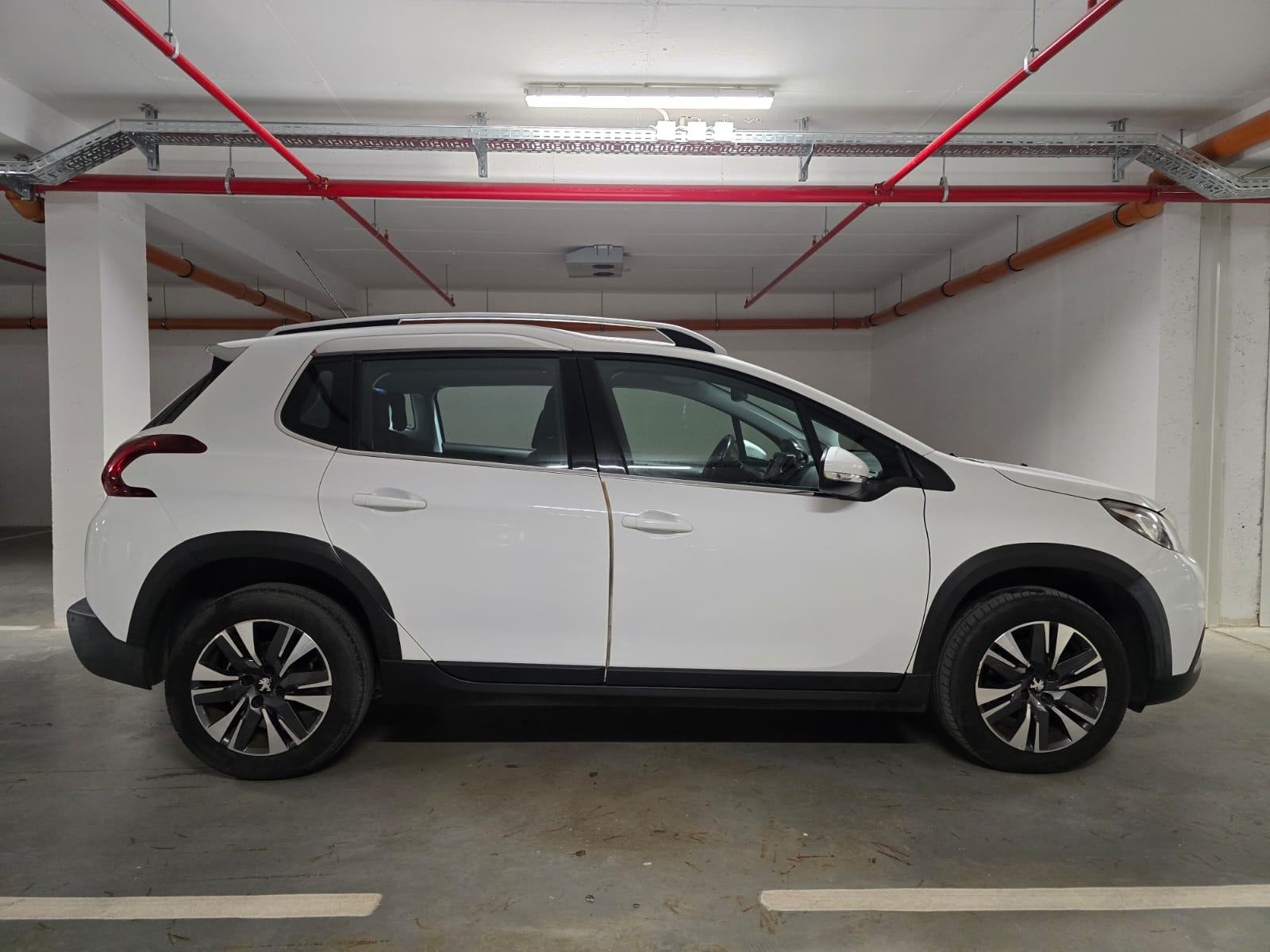 Peugeot 2008 1,2 110 KS Allure, Veliki Servis, Prvi vlasnik, Jamstvo!, fotografija 6