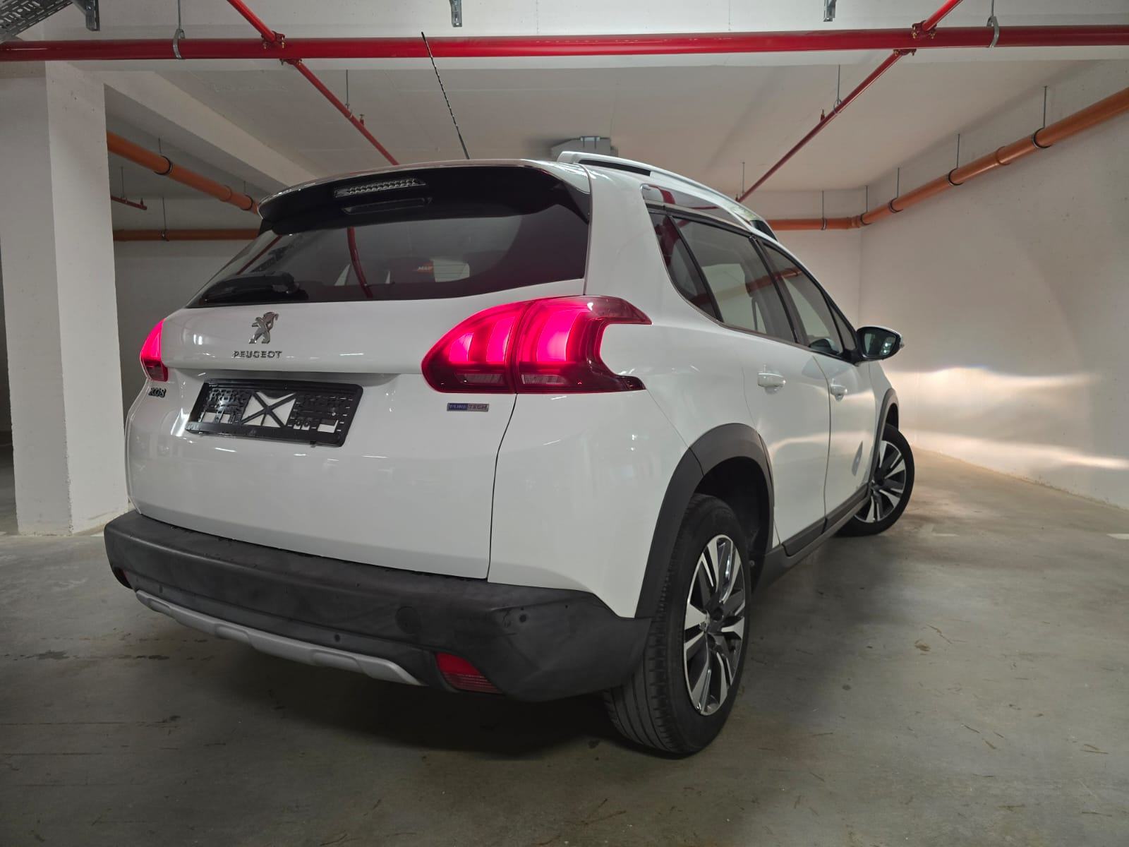 Peugeot 2008 1,2 110 KS Allure, Veliki Servis, Prvi vlasnik, Jamstvo!, fotografija 5