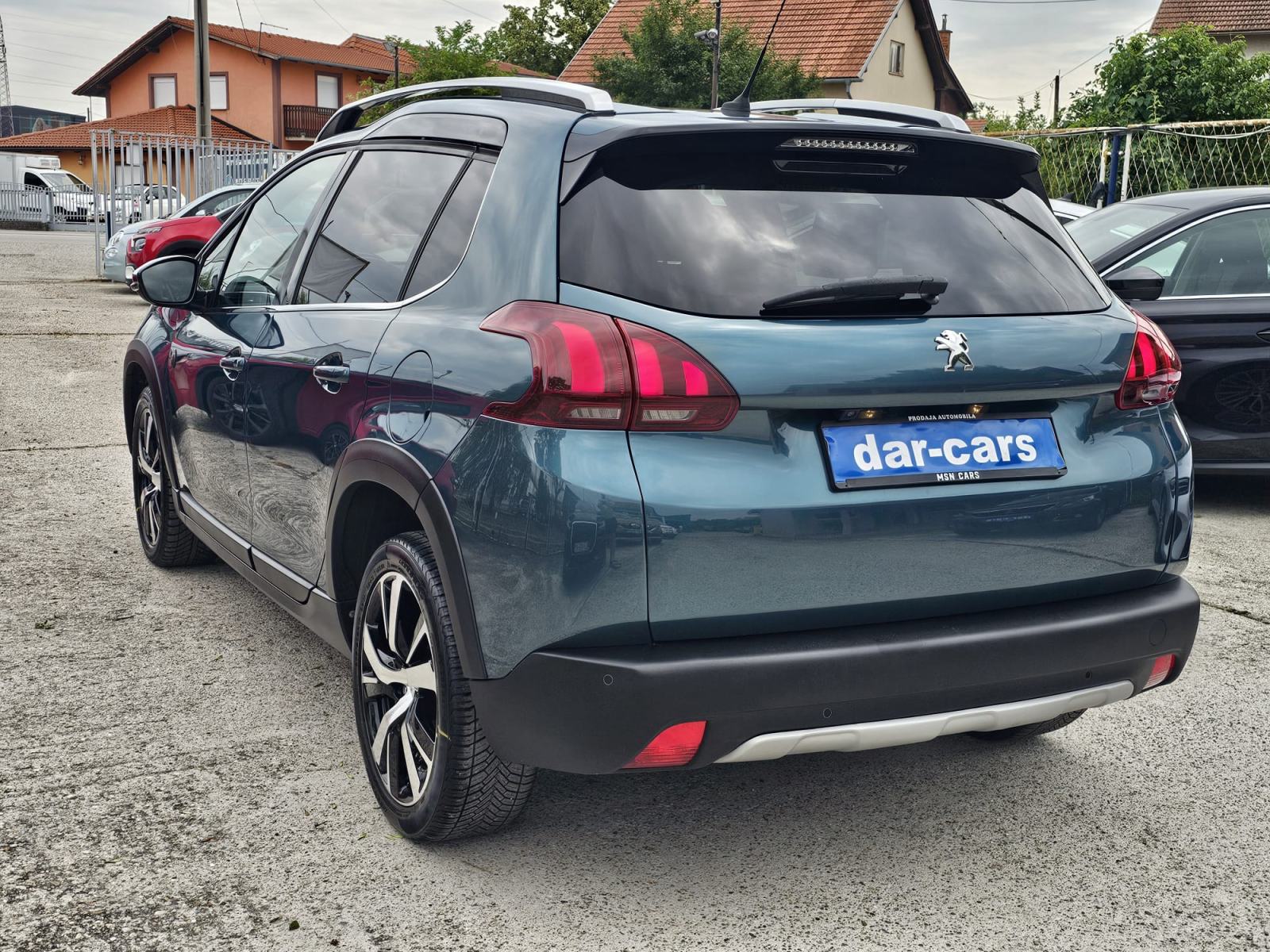 Peugeot 2008 1,2 110ks"CROSSWAY"-AUTOMATIK-PANORAMA-FULL-SERVISNA-GAR., fotografija 6