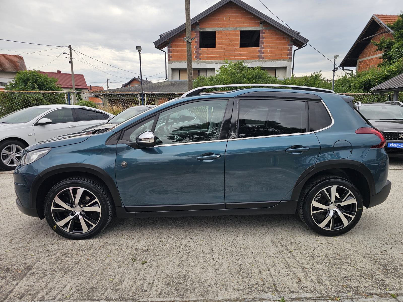 Peugeot 2008 1,2 110ks"CROSSWAY"-AUTOMATIK-PANORAMA-FULL-SERVISNA-GAR., pogled izvana - slika 4