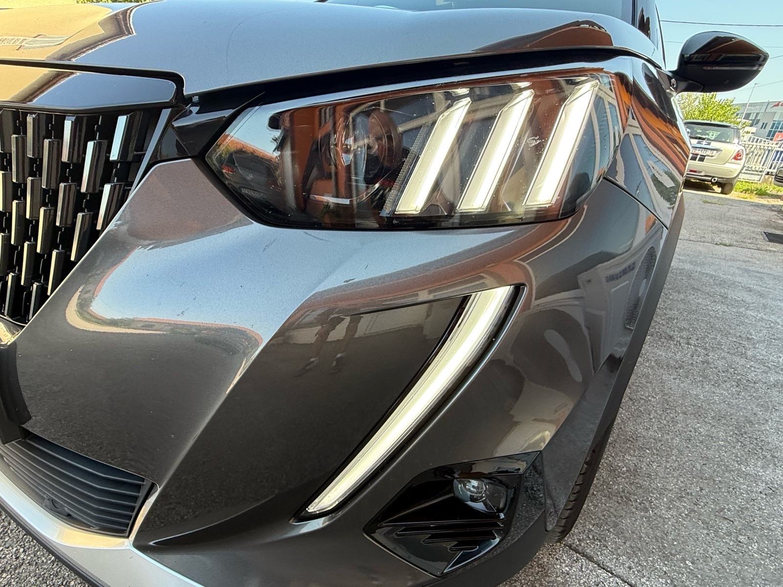 Peugeot 2008 1.2*130*GT-LINE*PRVI VLASNIK*AUTOMATIK*NAVI*R.KAMERA*LED*, fotografija 13