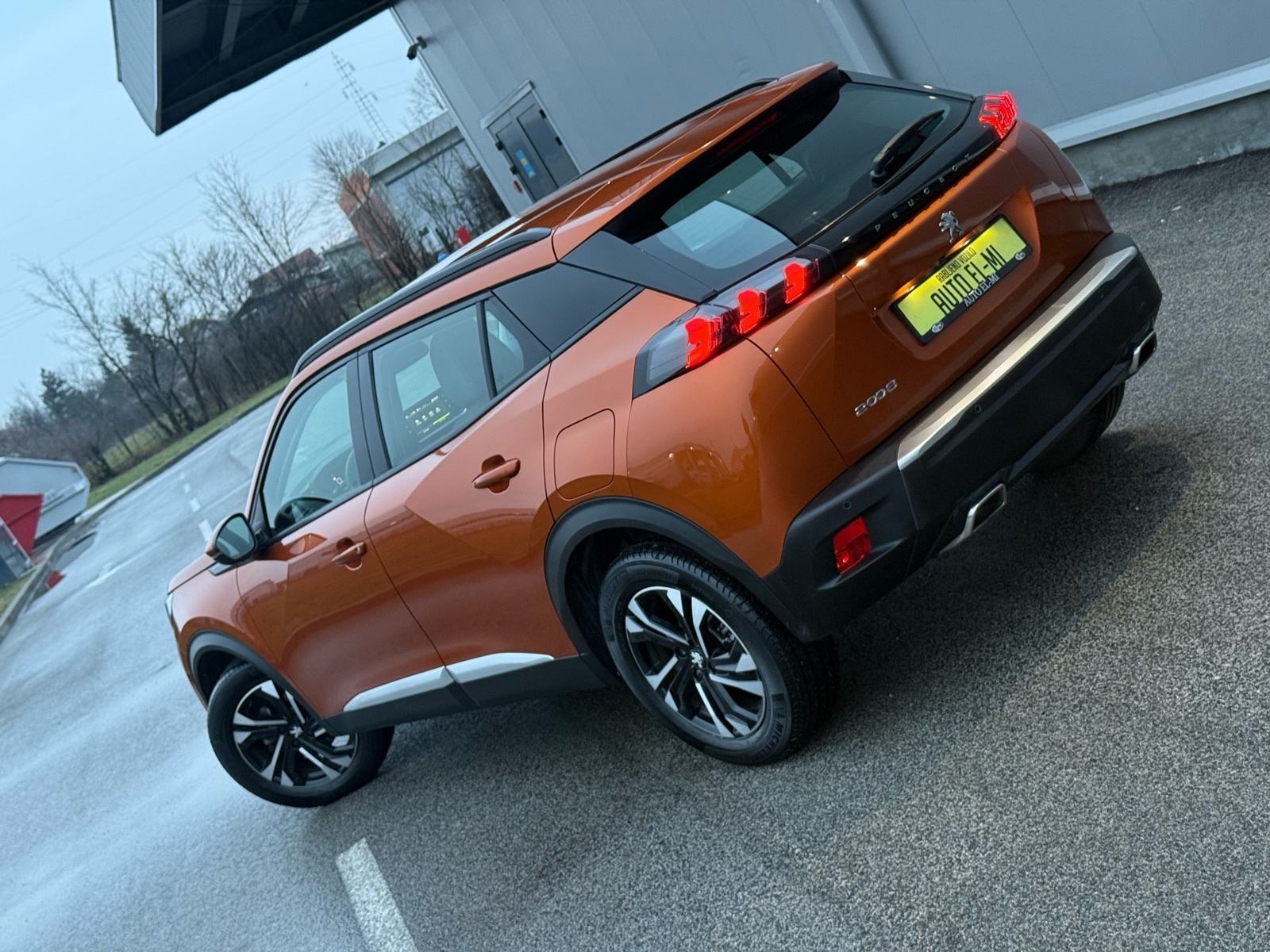 Peugeot 2008 1.2 130ks Allure*AUTOMATIK*LED*KAMERA*JAMSTVO*, fotografija 4