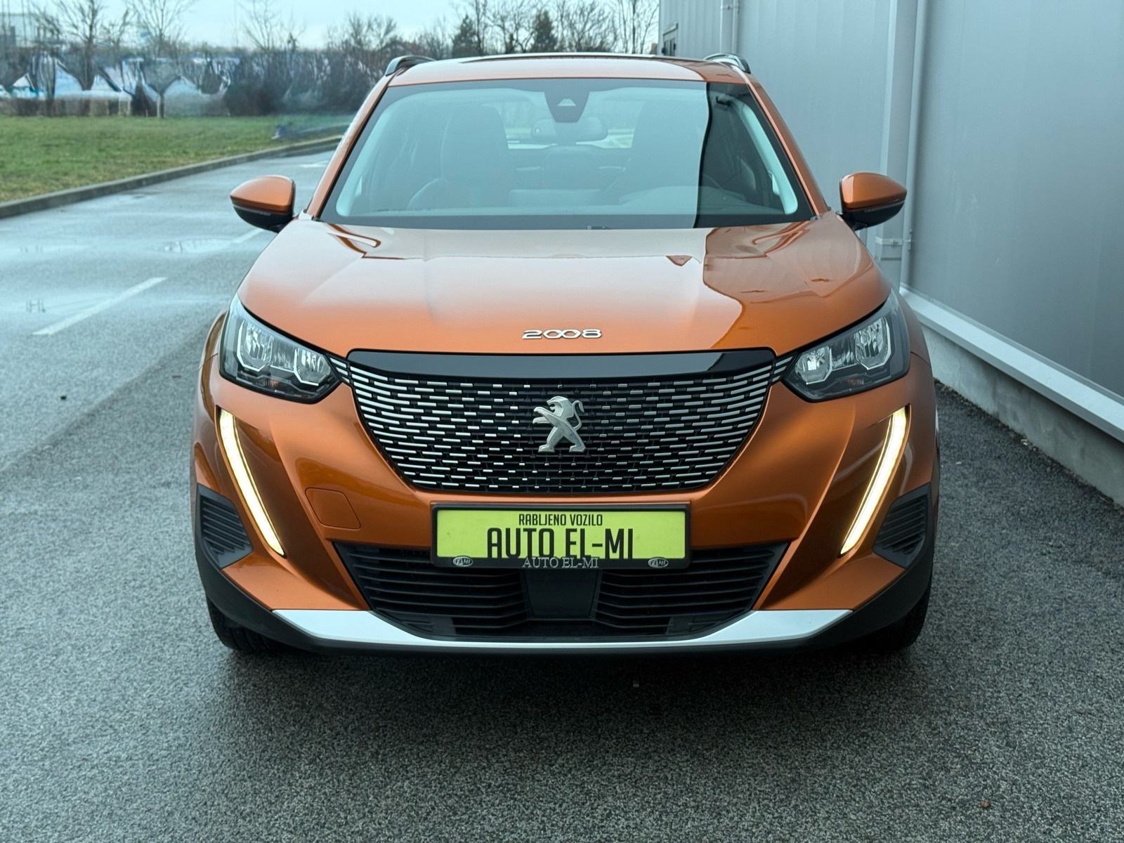 Peugeot 2008 1.2 130ks Allure*AUTOMATIK*LED*KAMERA*JAMSTVO*, fotografija 5
