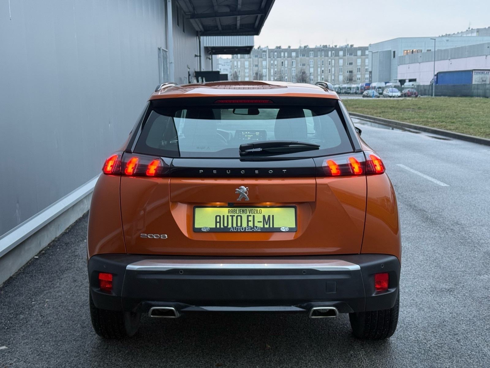 Peugeot 2008 1.2 130ks Allure*AUTOMATIK*LED*KAMERA*JAMSTVO*, fotografija 9