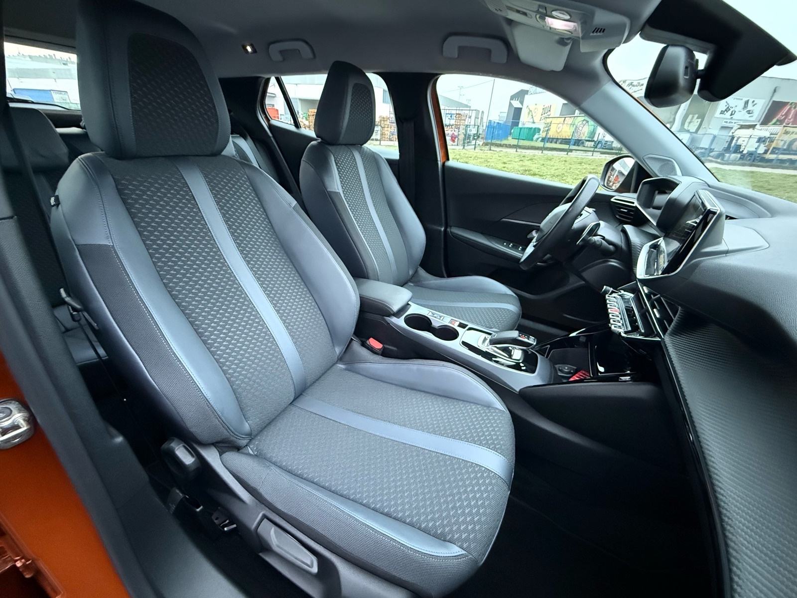 Peugeot 2008 1.2 130ks Allure*AUTOMATIK*LED*KAMERA*JAMSTVO*, fotografija 18