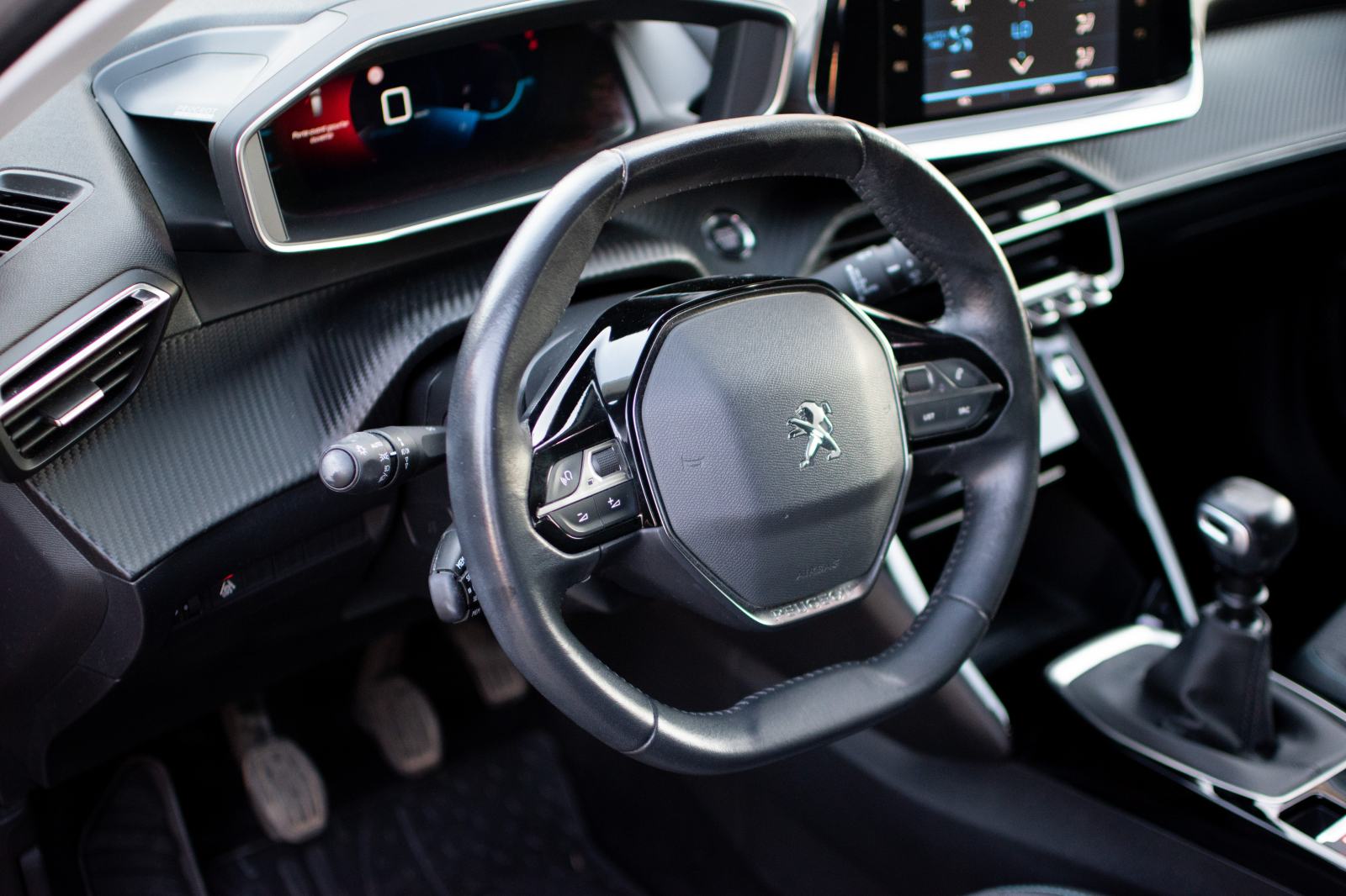 Peugeot 2008 1,2 96KW ALLURE SAMO 40000 KM KAO NOV!!!, fotografija 9