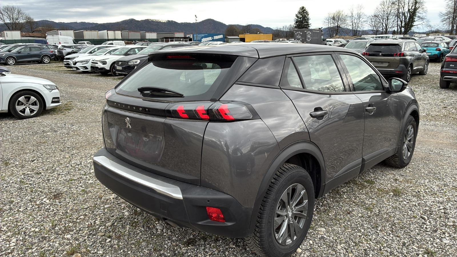 Peugeot 2008 1,2 ACTIVE | Led | Navi | LEASING, fotografija 2