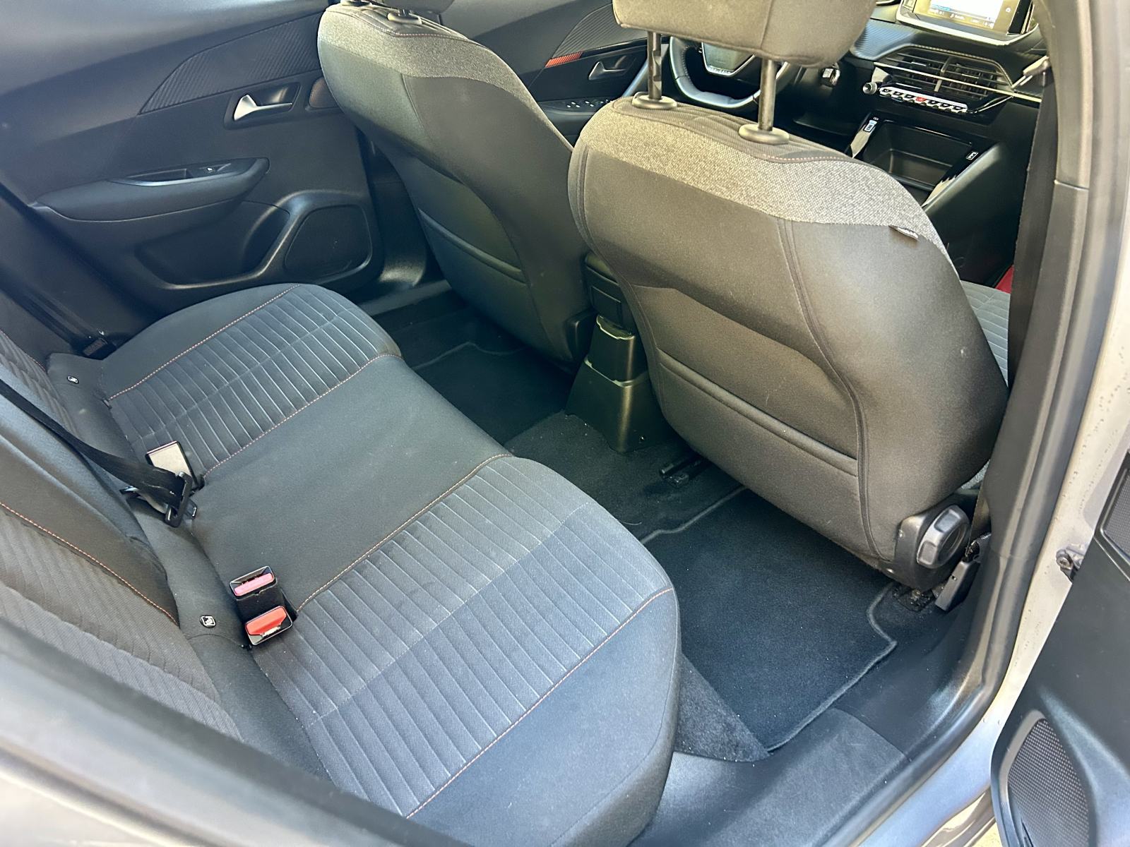 Peugeot 2008 1,2 ACTIVE | Led | Navi, fotografija 17