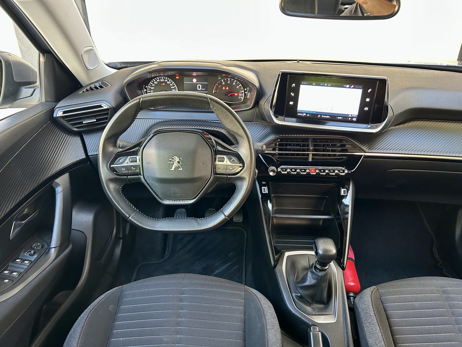 Peugeot 2008 1,2 ACTIVE | Led | Navi, fotografija 12