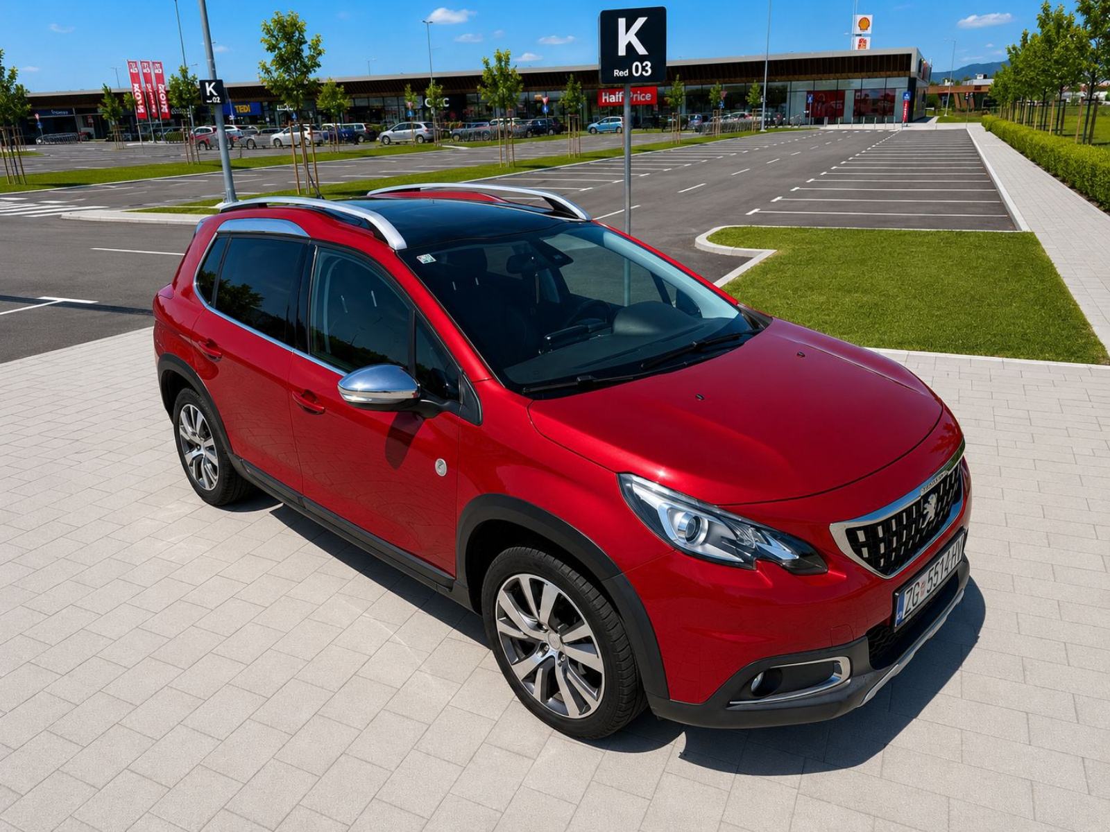 Peugeot 2008 1.2 ALLURE + - APSOLUTNA FULL OPREMA - JEDAN VOZAČ - TOP, fotografija 2