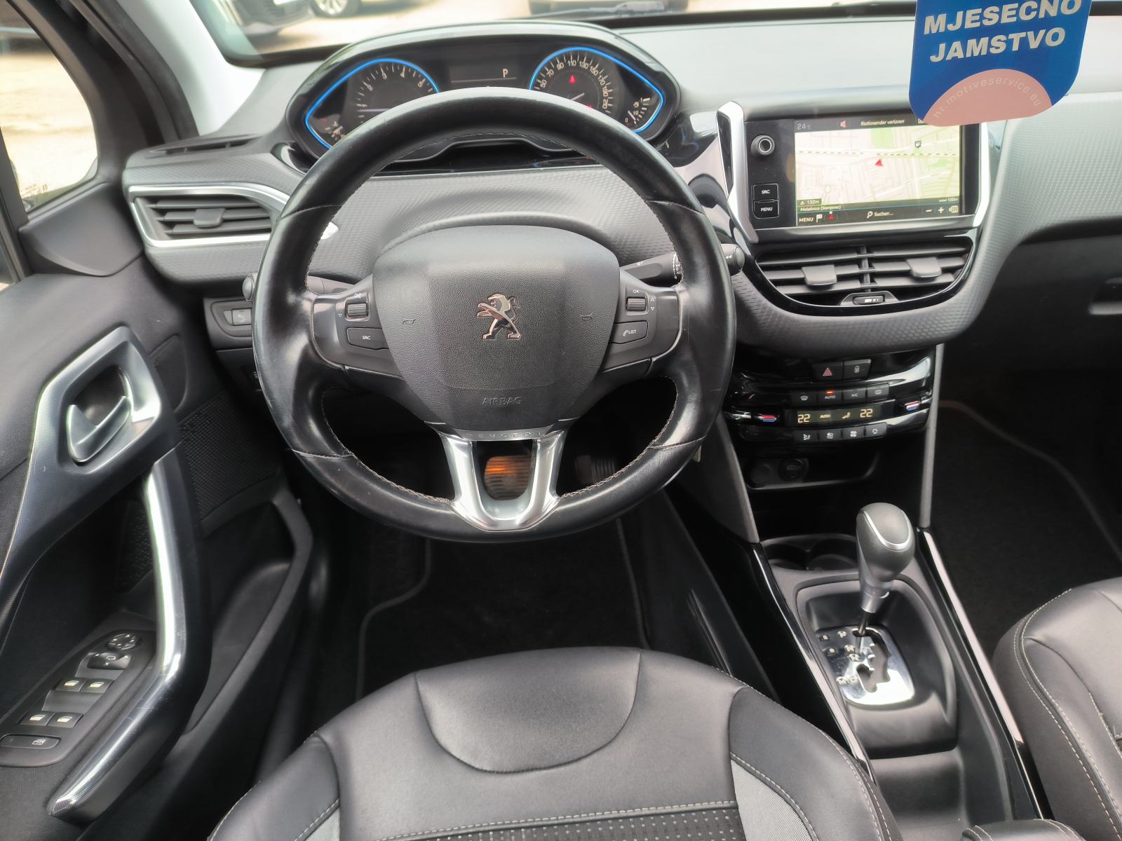 Peugeot 2008 1.2 110 ks,ALLURE, AUTOMATIK, SERVISNA, JAMSTVO, REG. 1 G, fotografija 12