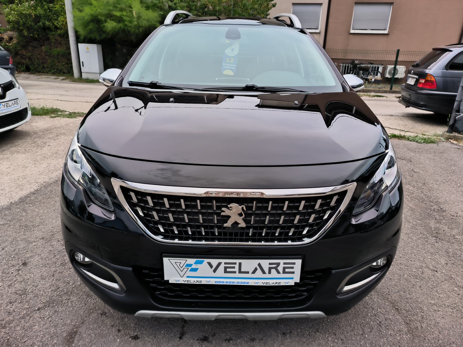 Peugeot 2008 1.2 110 ks,ALLURE, AUTOMATIK, SERVISNA, JAMSTVO, REG. 1 G, pogled izvana - slika 4