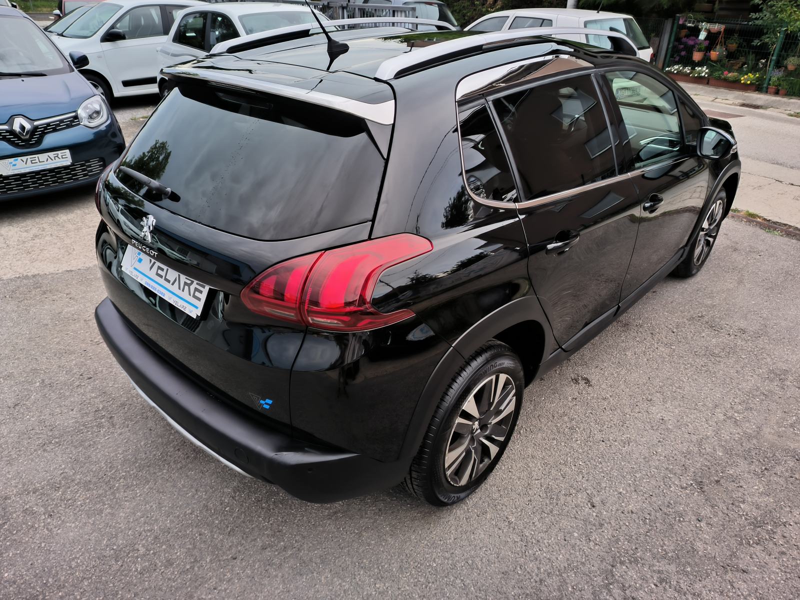 Peugeot 2008 1.2 110 ks,ALLURE, AUTOMATIK, SERVISNA, JAMSTVO, REG. 1 G, fotografija 10