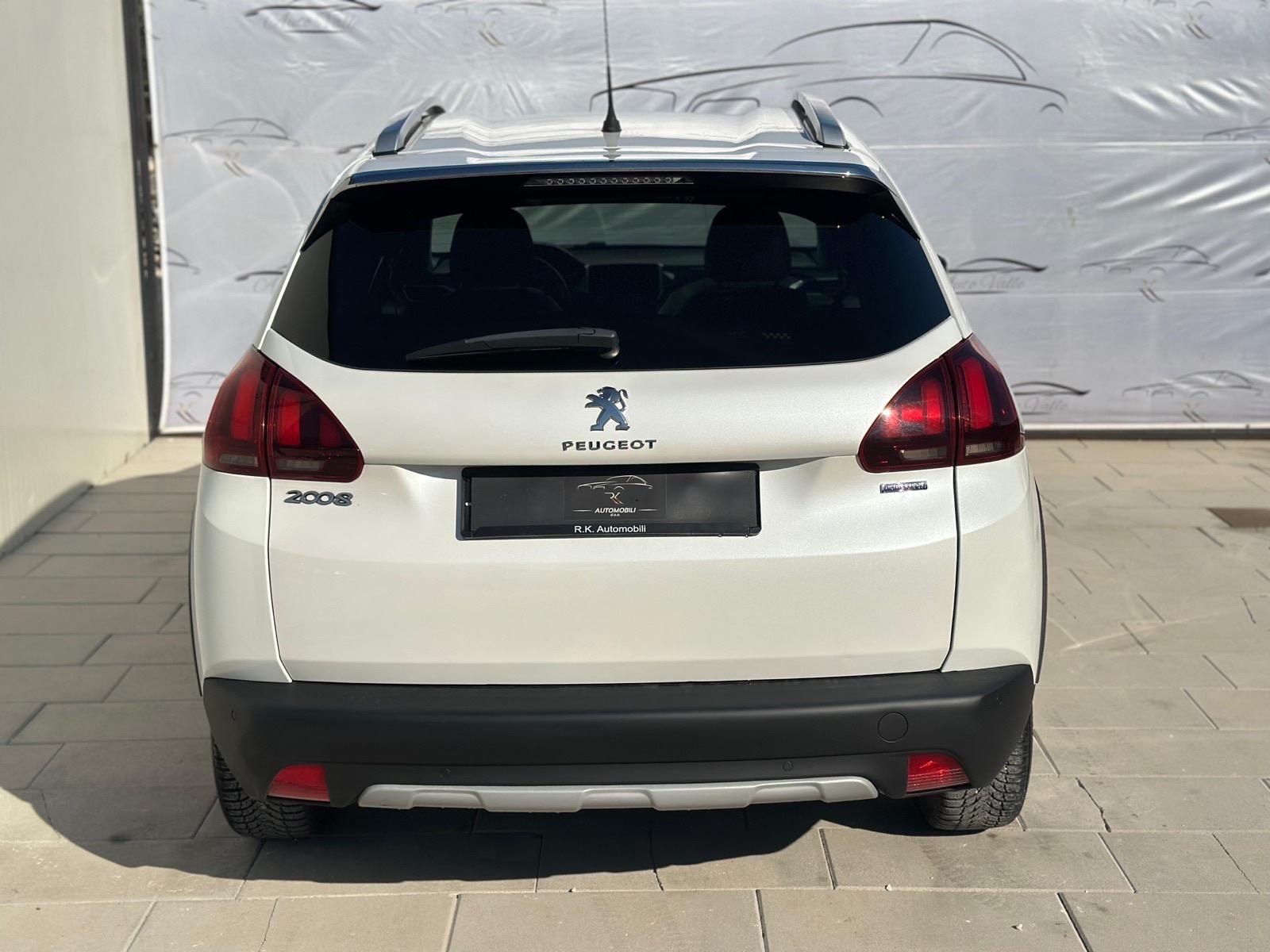 Peugeot 2008 1.2 Allure *napravljen veliki servis *97 000 km, fotografija 3