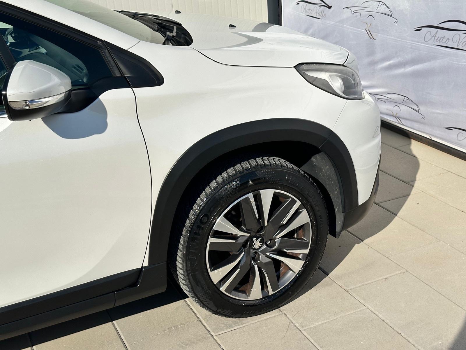 Peugeot 2008 1.2 Allure *napravljen veliki servis *97 000 km, fotografija 17