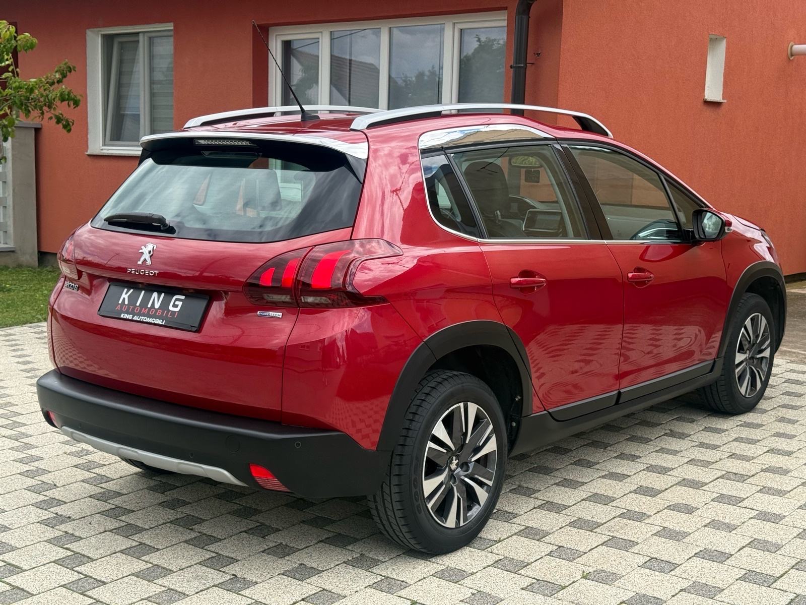 Peugeot 2008 1,2 ALLURE ** NAPRAVLJEN VELIKI SERVIS**, fotografija 5